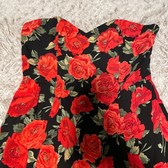 Red and Black Floral Print Maxi Dress NWT - Picture 3 of 7